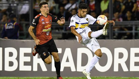 Carlos Zambrano debutó con Boca Juniors en el empate a un gol con Caracas FC. (Foto: AFP)