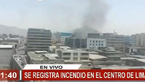 ​Cercado de Lima: Incendio consume parte de un inmueble del jirón Moquegua
