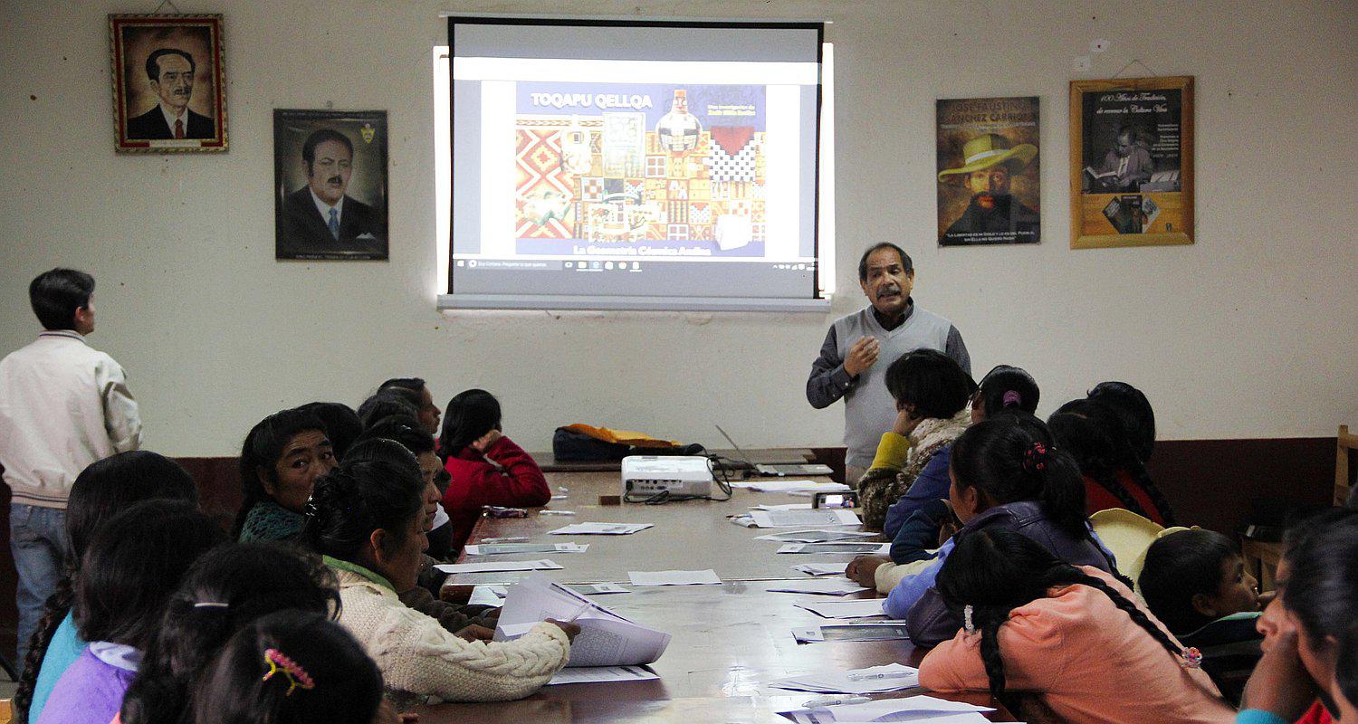 Artesanos de Huamachuco son capacitados en Diseño de Toqapu-Iconografía Andina