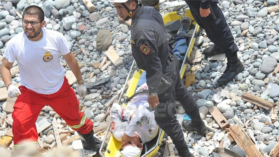 Así fue el rescate de las personas que cayeron a la playa Marbella tras volar en parapente (VIDEO)