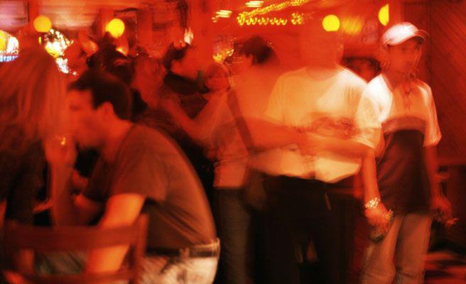 Clausuran discoteca en España por "felación colectiva"
