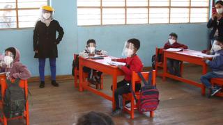 Escolares de Arequipa recibirán vacuna contra el Coronavirus en colegios