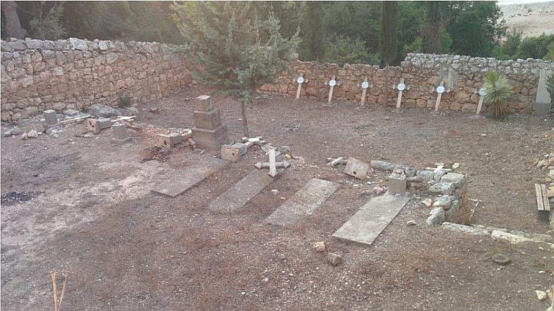 Profanan tumbas en cementerio de Tierra Santa en Israel (FOTOS)