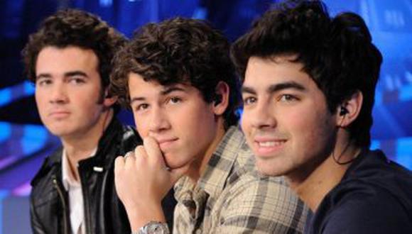 Fanáticos celebran el "Día internacional de los Jonas Brothers"