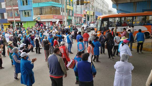 Comerciantes en contra del cierre de la Av. Vidaurrázaga en Avelino Cáceres| Foto: Omar Cruz