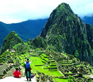 Alcalde de Machu Picchu entrega carta a embajadora de EE.UU. 