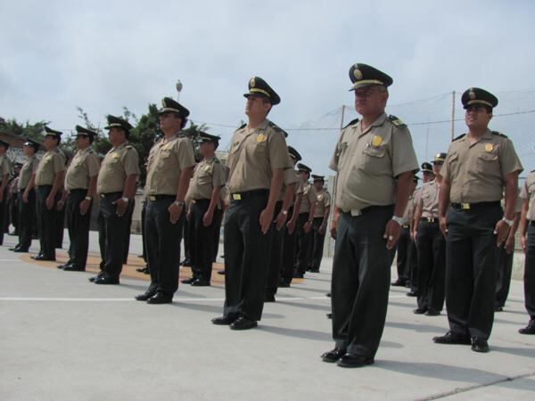 Destituyen al Inspector General de la Policía Nacional