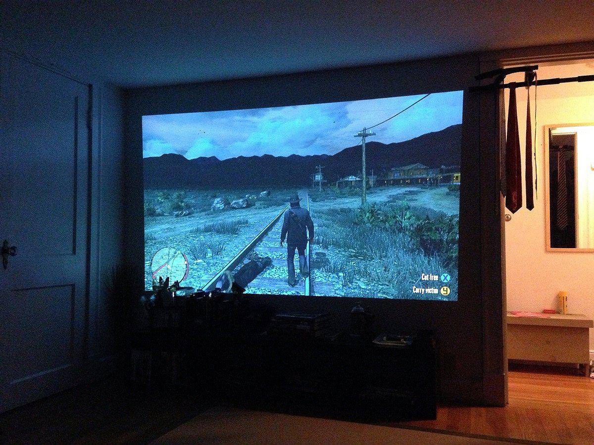 ¿Qué ventajas ofrece un proyector sobre una TV para los gamers?