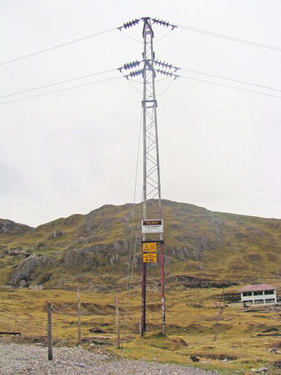 Torres de alta tensión son un peligro para la población