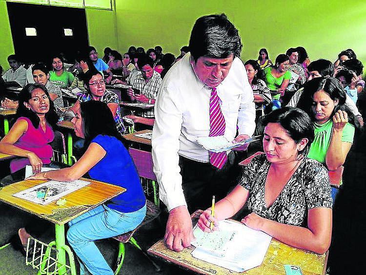 Arequipa: Ofertan 500 becas para docentes