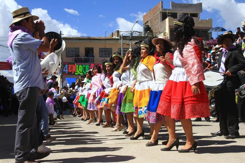 Mar de santiagueros en distrito de Sicaya (FOTOS) 