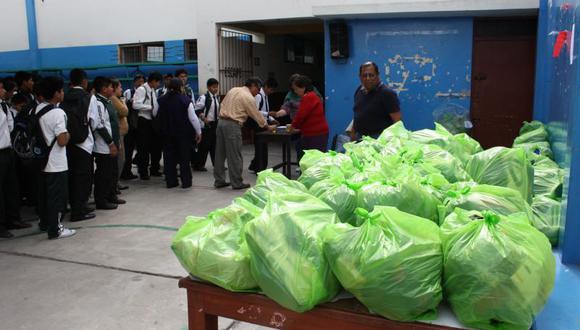 Sunat dona kits de ropa a estudiantes
