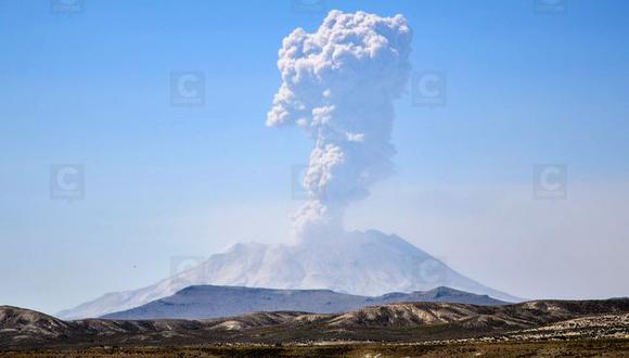 Volcán Ubinas: Pobladores sufrieron susto por nueva explosión volcánica