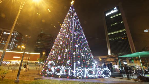 La comuna instó a las personas interesadas en dejar los obsequios en el árbol de Navidad ubicado en la Plaza Grau. (Foto: Municipalidad de San Isidro)