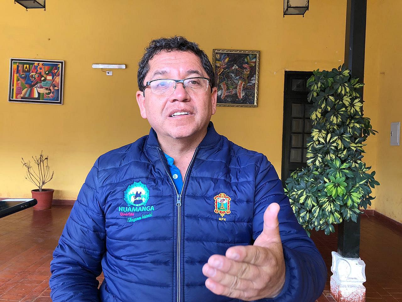 Alcalde suspende retiro de rejas tras cuestionamientos