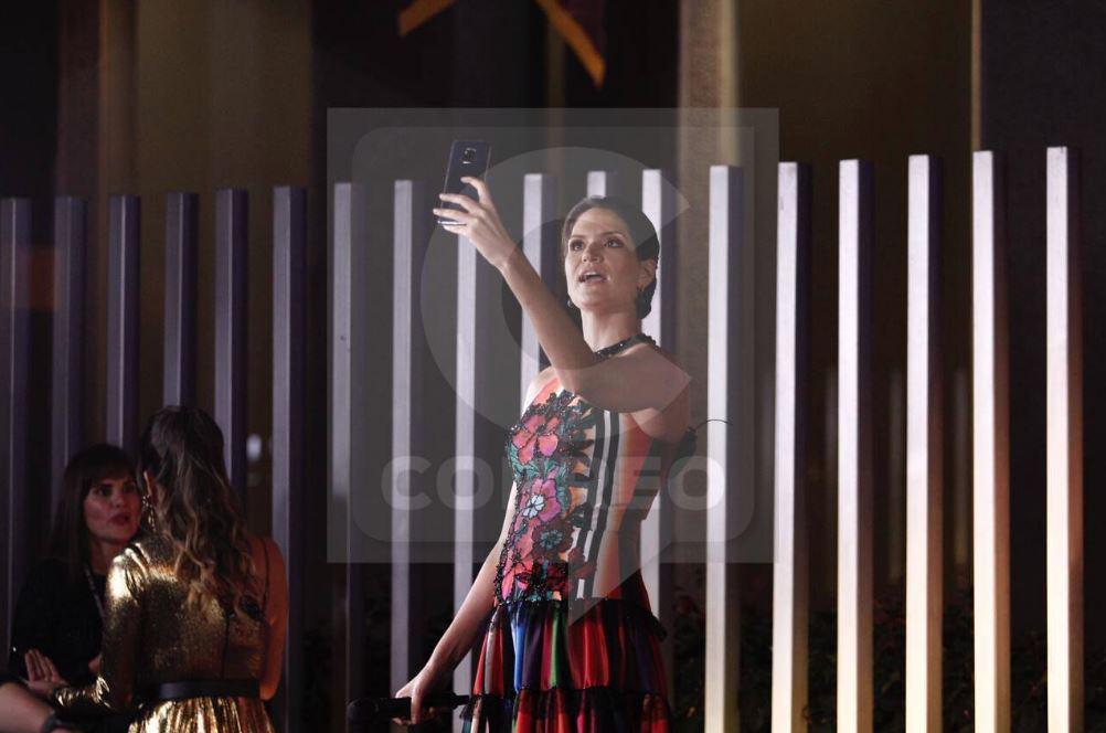 Lorena Álvarez antes de la transmisión en vivo