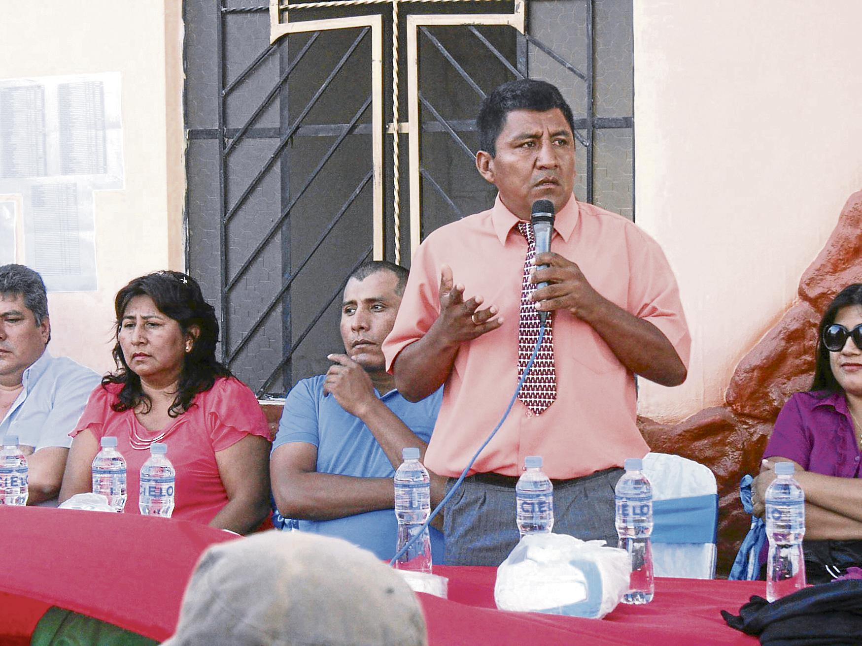 Entregan documentos de saneamiento físico en Vista Alegre