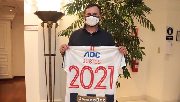 Carlos Bustos llegó el pasado martes a Lima para dirigir a Alianza en la Liga 2. (Foto: Alianza Lima)
