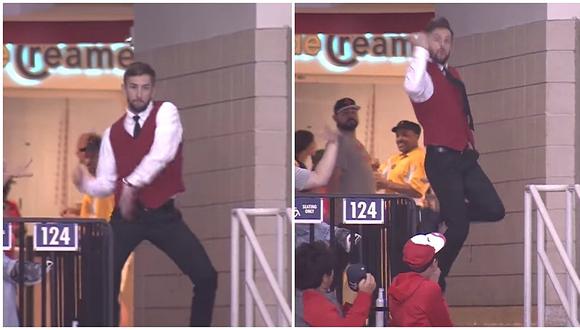 El baile de este acomodador de la NBA sorprendió a todos los asistentes del partido (VIDEO)
