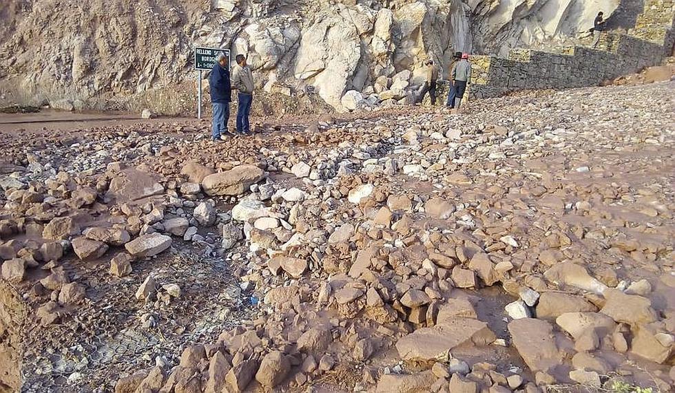 Huaico cae en el centro poblado Borogueña en Ilabaya