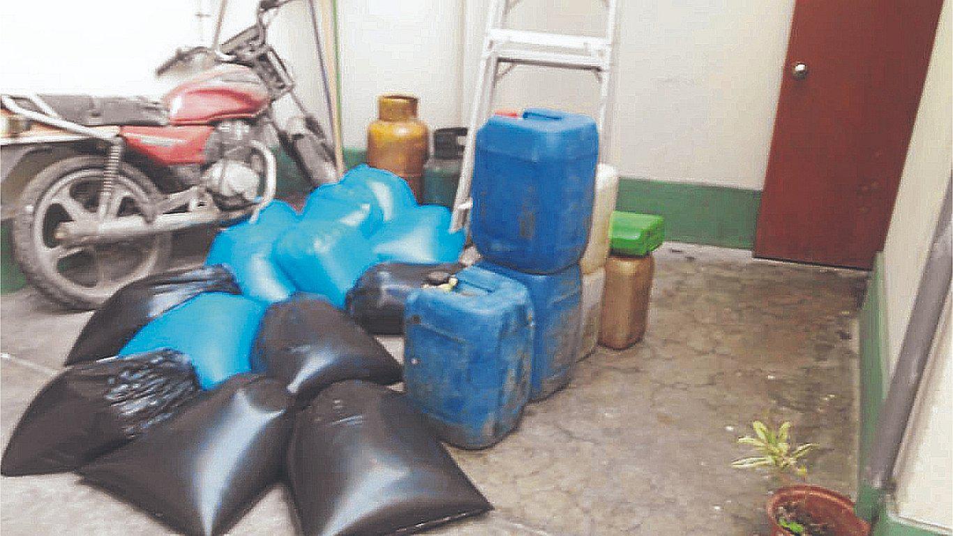 Incautan combustible de contrabando en el barrio San José 
