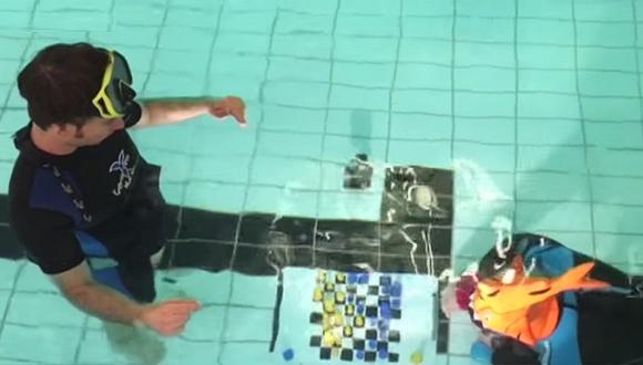 Realizan Campeonato Mundial de Ajedrez bajo el agua ante ola de calor (VIDEO)