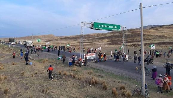 Manifestantes bloquearon las principales vías de acceso a la ciudad de Ayaviri. (Foto: Difusión)
