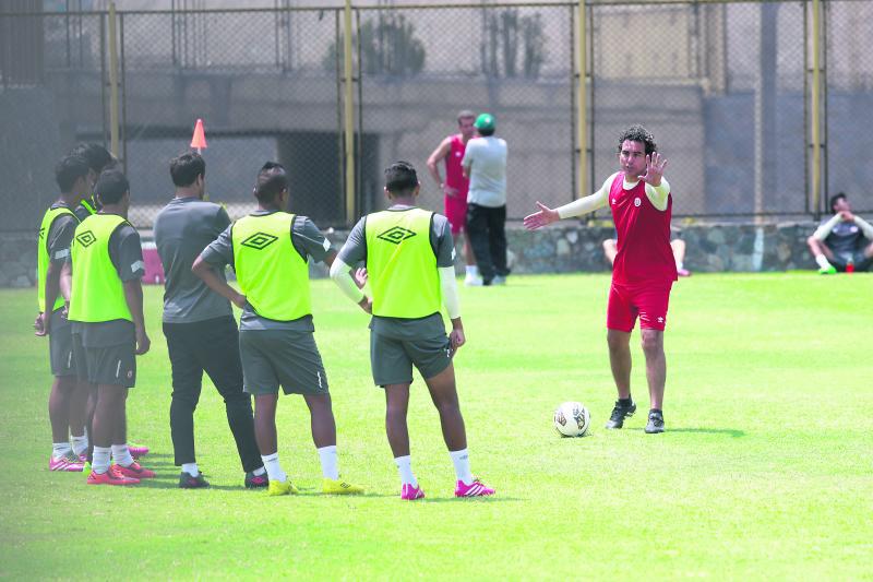 Universitario se enfrenta a Melgar en el Estadio Nacional