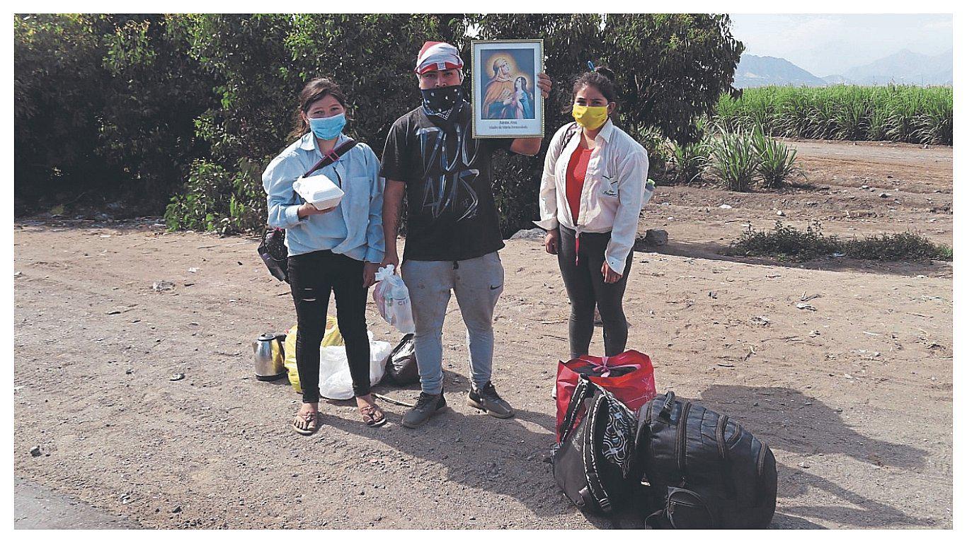 La Libertad: Calvario y peregrinación de cientos de personas para volver a casa (FOTOS)