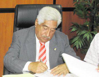 César Trelles Lara reincorporó irregularmente a 16 trabajadores