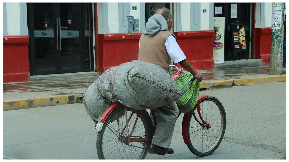 ​Ejemplares padres celebraron su día trabajando por su familia (FOTOS)