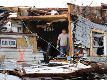 EE.UU.: Paso de tornado deja 89 muertos  