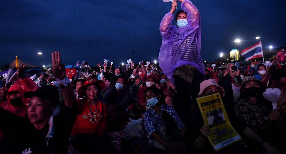 Los organizadores esperan alcanzar las 50.000 personas, en la que se convertiría en la manifestación más grande desde el golpe de Estado de 2014. (AFP / Lillian SUWANRUMPHA).