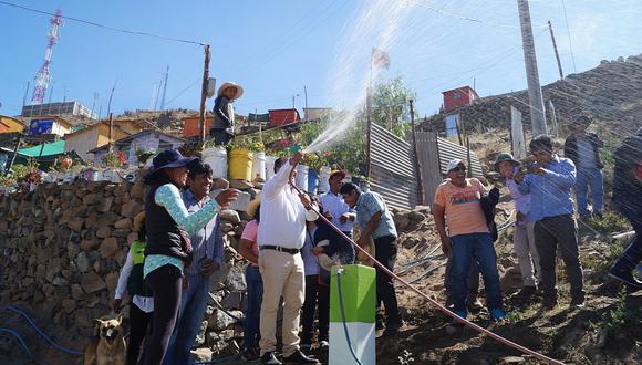 Alivian necesidad de agua para 600 vecinos en Tiabaya