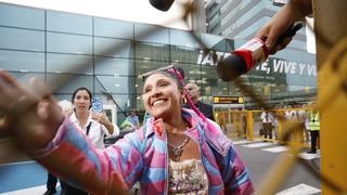 Milena Warthon llegó al Perú tras su triunfo en Chile y se animó a cantar ‘Warmisitay’ en aeropuerto (VIDEO)