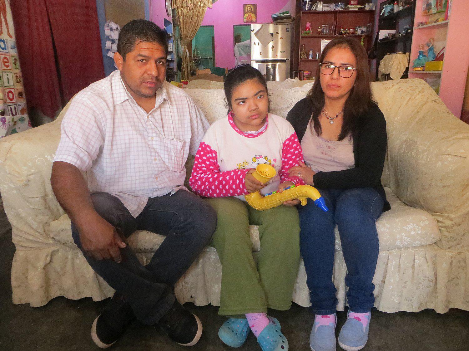 Pacientes de Chiclayo denuncian maltrato en hospital Guillermo Almenara de Lima