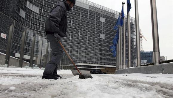 Bélgica: Cancelan vuelos y trenes tras intensa nevada