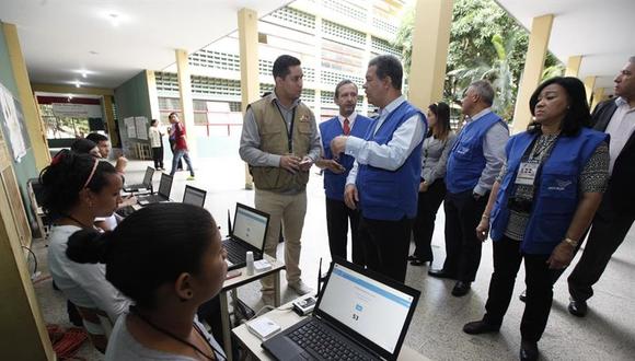 Elecciones en Venezuela: Extienden cierre de los centros de votación en medio del reclamo de opositores