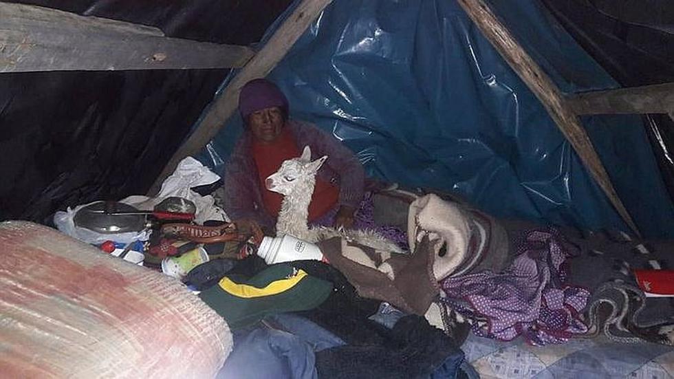 Cerca de 150 familias se instalan en cerro por temor a derrumbes e inundaciones (FOTOS) 