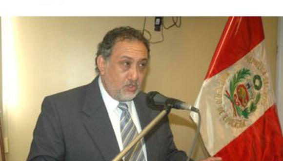 Presidente del IRTP
 presenta
 su renuncia