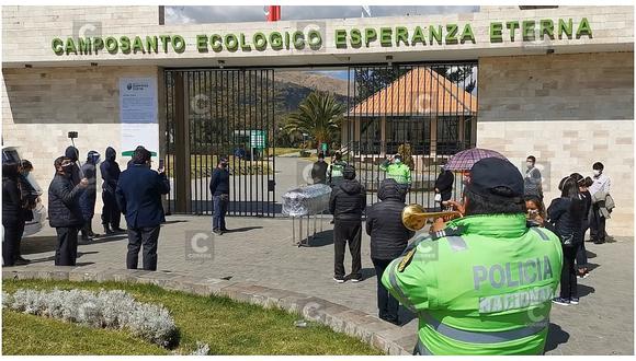 Así despiden a dos policías más que fallecen en Huancayo a causa del coronavirus (FOTOS)