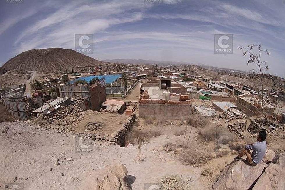 Después de 22 años asfaltan las calles de La Galaxia (FOTOS)