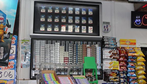 Mayoría de peruanos a favor de eliminar exhibición de cigarrillos en tiendas