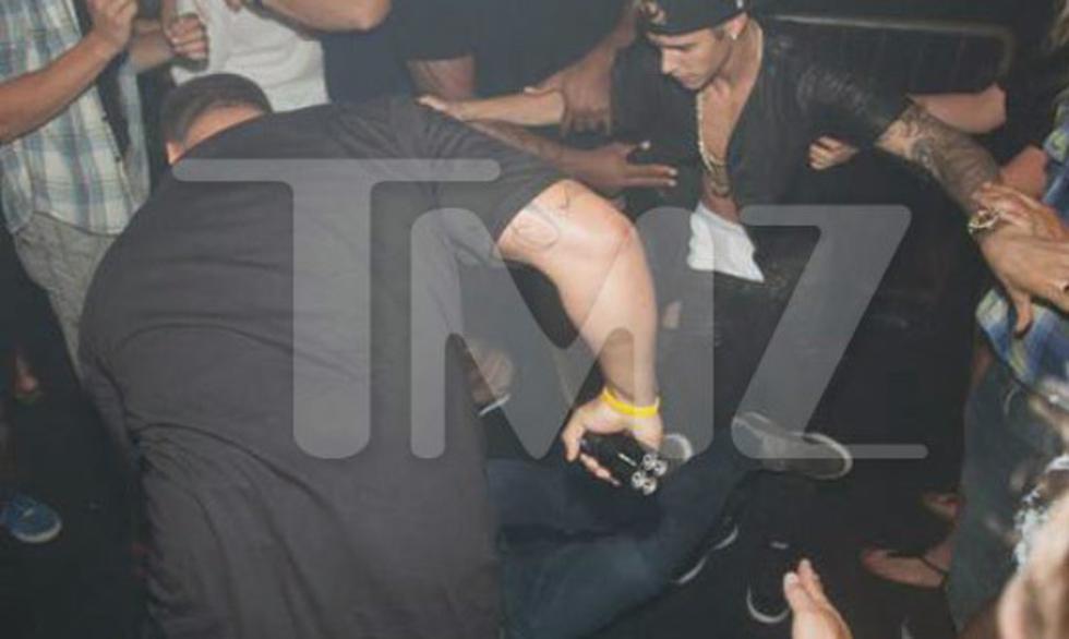 Justin Bieber es agredido en discoteca