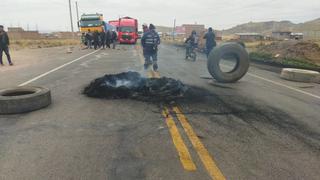 Juliaca: con bloqueo parcial reinició la huelga de transportistas de carga pesada