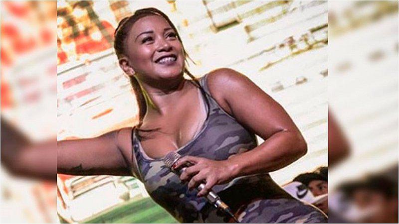 Paula Arias se somete a radical cambio de look tras anunciar separación de su pareja por infidelidad 