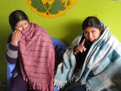 Bolivianas eran obligadas a trabajar como damas de compañía en La Rinconada