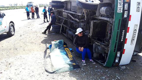 Un muerto y 25 heridos en choque entre bus y coaster