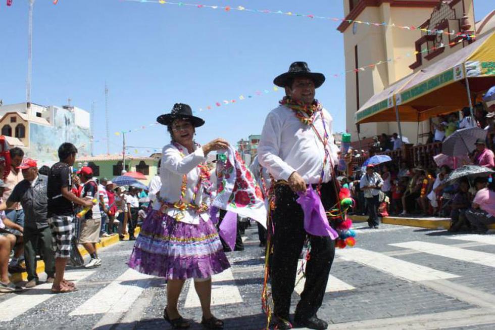 Locumba cerró los carnavales con vistoso pasacalle