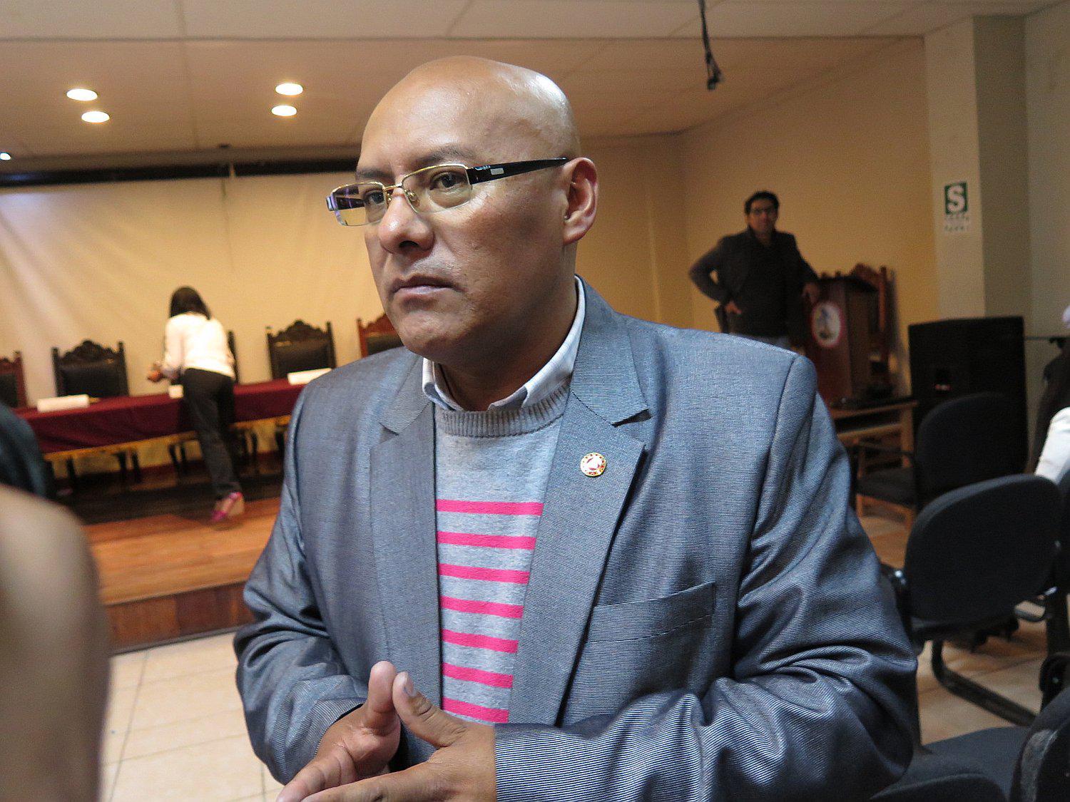 Barrientos no teme interpelación, pero denuncia intereses 